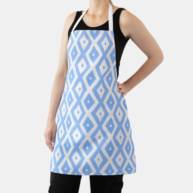 Blue and white diamond pattern apron (Insitu)