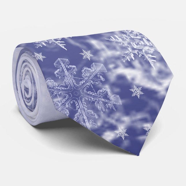 Blue and White Snowflake Men's Tie (Rolled)