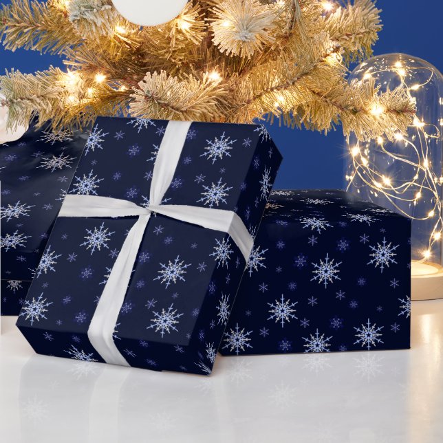 Blue and white snowflake pattern wrapping paper (Holidays)