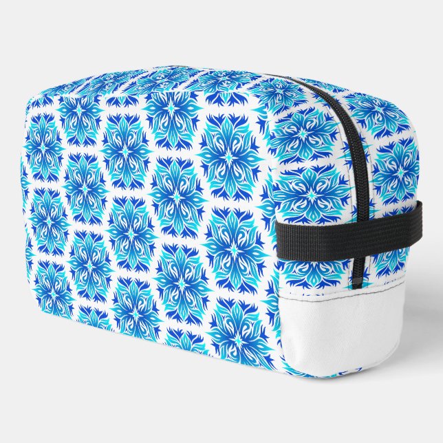 Blue Flowers, Pattern Of Flowers, Floral Pattern Dopp Kit (Left Corner)