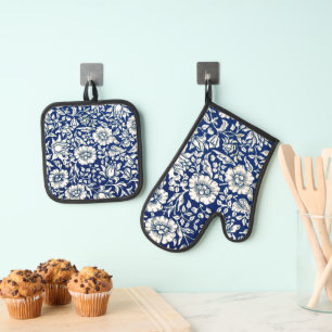 Blue Mallow pattern by William Morris, Oven Mitt & Pot Holder Set