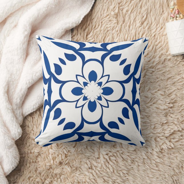 Blue pattern on white background cushion (Blanket)