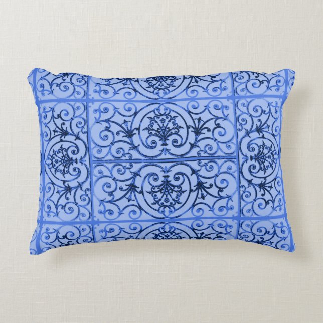 Blue scrollwork pattern decorative cushion (Front)