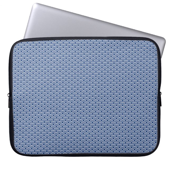 blue seigaiha pattern laptop sleeve (Front)