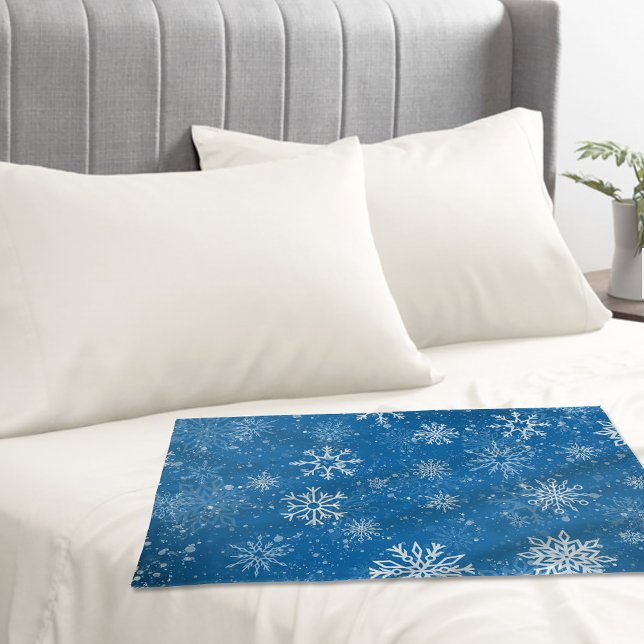 Blue Snowflakes Classic Winter White Snow Pillowcase (Creator Uploaded)