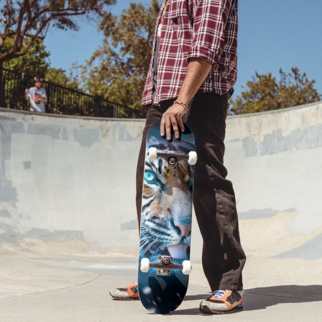 Blue tiger skateboard (Outdoor 2)