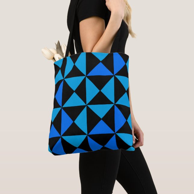 Blue Triangle bag (Close Up)