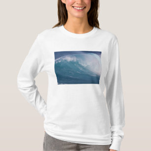 Blue wave crashing, Maui, Hawaii, USA T-Shirt