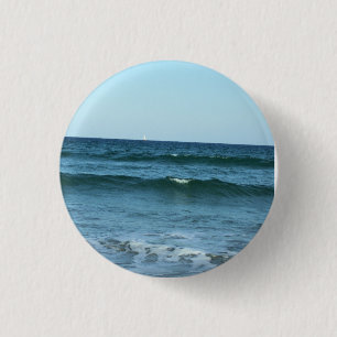 Blue Waves Washing Towards Shore 3 Cm Round Badge