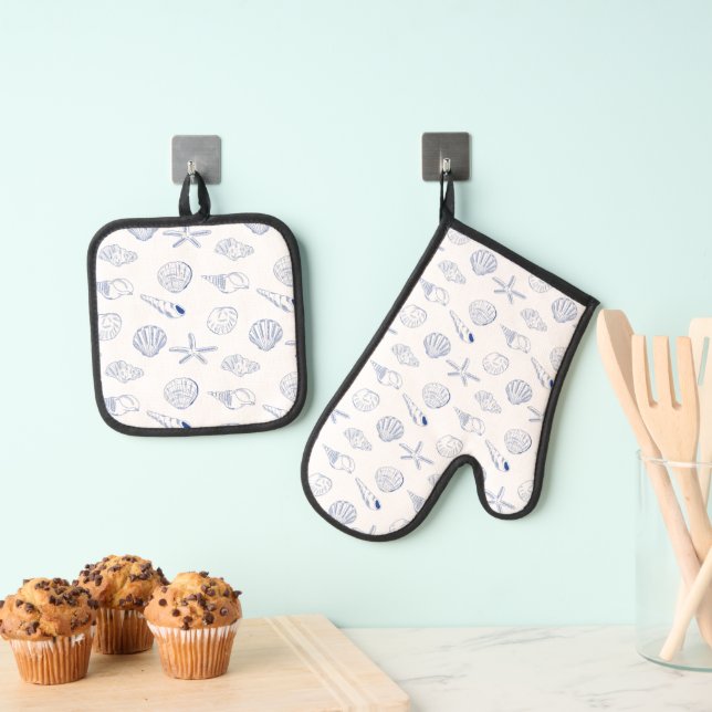 Blue White Hand Drawn Sea Shells Beach Summer  Oven Mitt & Pot Holder Set (Insitu(Hanging))