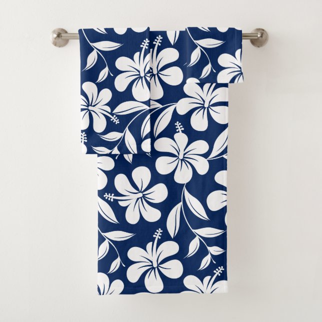 Blue & white hibiscus bath towel set (Insitu)