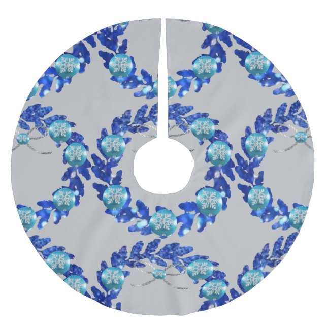 Blue Wreath & Bauble Pattern Tree Skirt (Front)