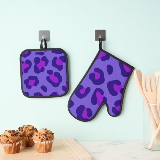 blueberry Leopard Oven Mitt & Pot Holder Set (Insitu(Hanging))