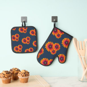 Boho Daisies Elegant Botanical Navy Blue Oven Mitt & Pot Holder Set