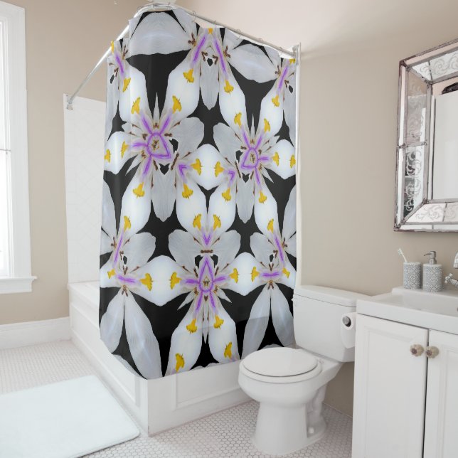 bold and beautiful  shower curtain (In Situ)