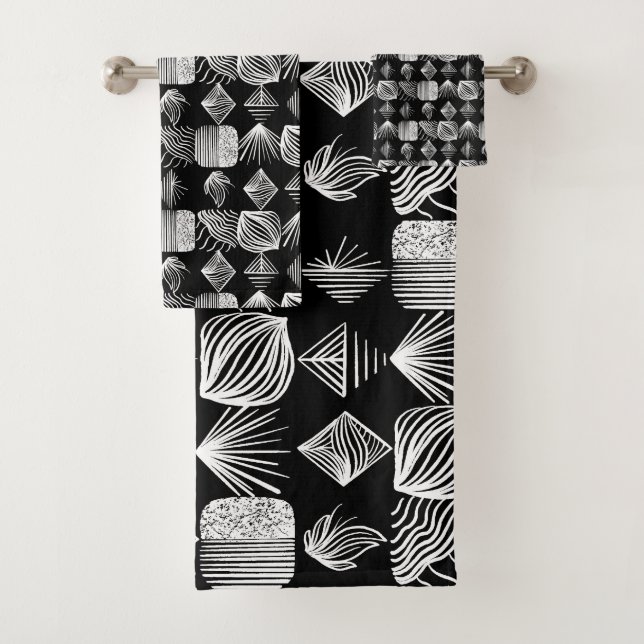 Bold Caribbean Tribal Mudcloth – Black & White,  Bath Towel Set (Insitu)