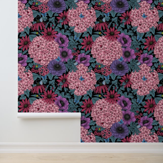 Bold garden florals wallpaper (Application)
