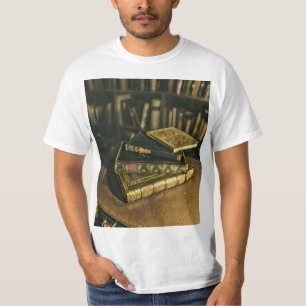 Book lover artwork T-Shirt