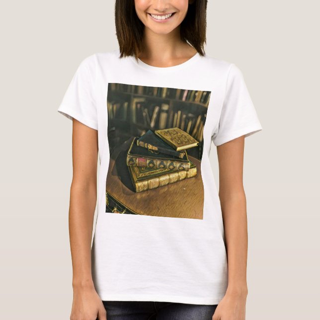 Book lover artwork T-Shirt (Front)