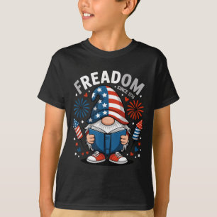 Book Lover Gnome Patriotic American Flag Cute T-Shirt