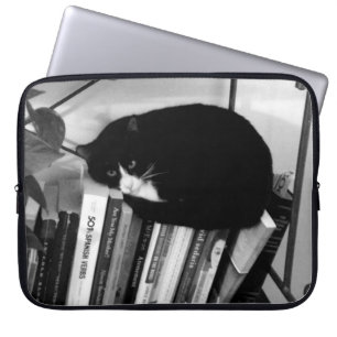Book-Loving Cat Laptop Sleeve