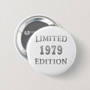 Born in 1979 vintage birthday 6 cm round badge