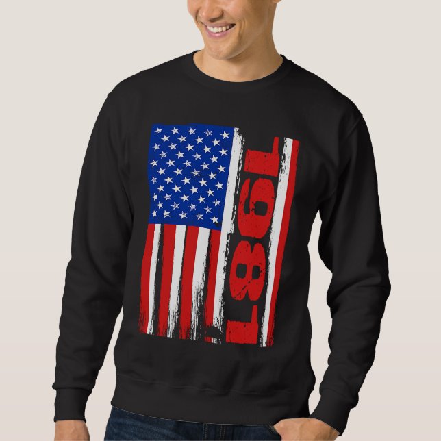 Born in 1981 US Flag Patriotic Veterans Day 4th Of Sweatshirt (Front)