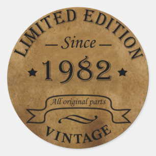 Born in 1982 vintage birthday classic round sticker
