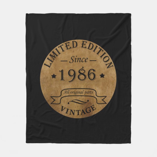 born in 1986 vintage birthday fleece blanket (Front)