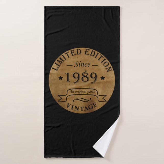born in 1989 vintage birthday bath towel (Bath Towel)