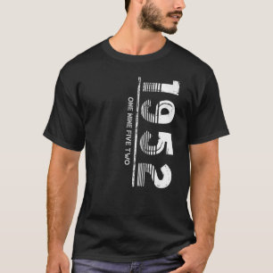 Born in or Vintage 1952 for Men Women T-Shirt