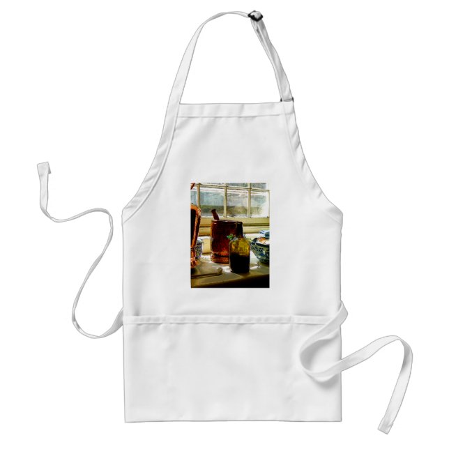 Bottle with Mortar and Pestle Standard Apron (Front)
