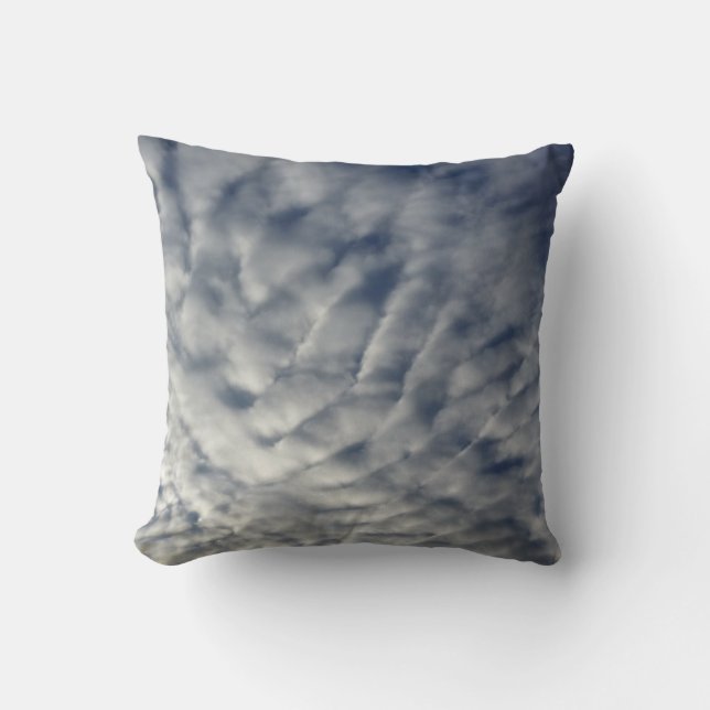 braided clouds cushion (Front)