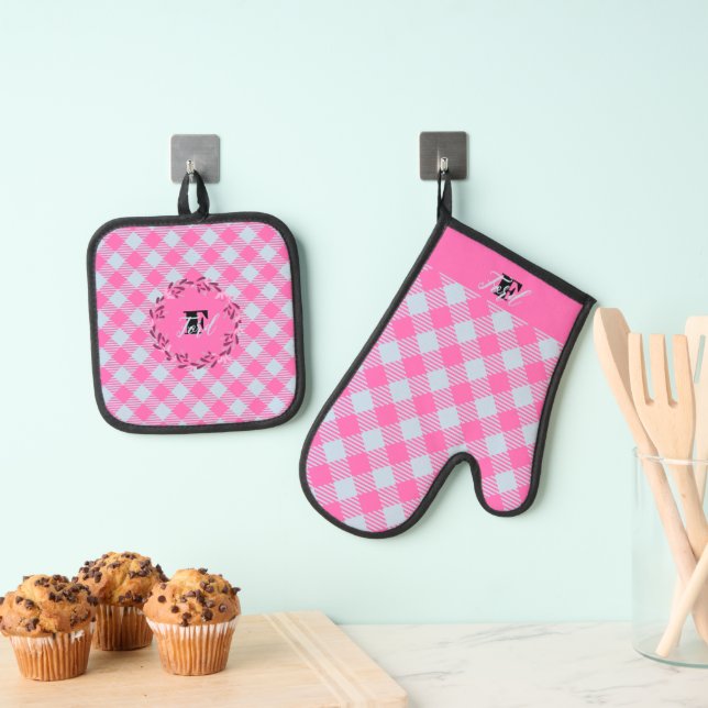 "Breezy Blue, Hot Pink"  Gingham Customisable Oven Mitt & Pot Holder Set (Insitu(Hanging))