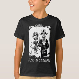 Bride Groom Just Married Skeleton Halloween Couple T-Shirt