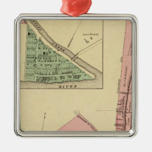 Bridgeport Metal Tree Decoration