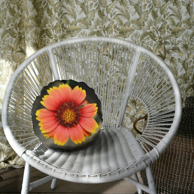 Bright Colorful Gaillardia Sunflower Round Cushion (Creator Uploaded)