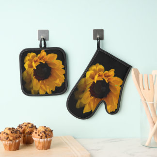 Bright Sunflowers Realistic Yellow Black Oven Mitt & Pot Holder Set