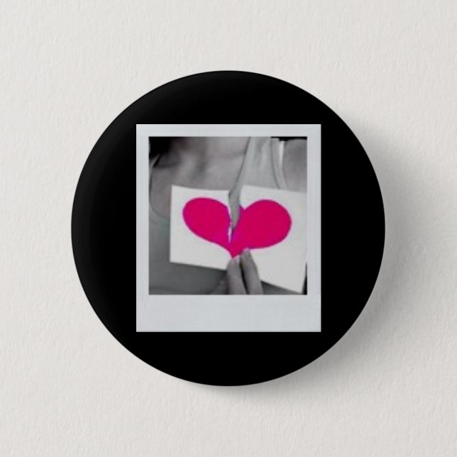 Broken Hearted 6 Cm Round Badge (Front)