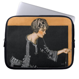 Broken Pearl Necklace Laptop Sleeve