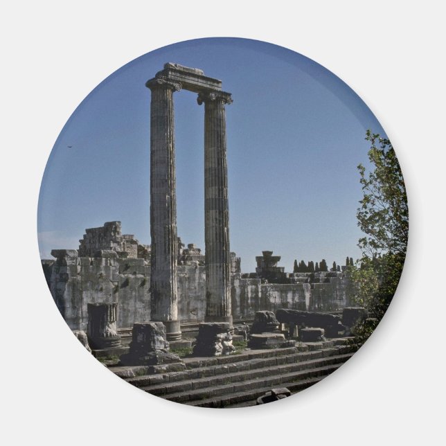 Broken Ruins Of Greek Style Magnet (Front)