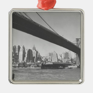 Brooklyn bridge and Manhattan skyline New York Metal Tree Decoration