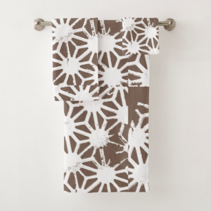 Brown and white geometric pattern bath towel set