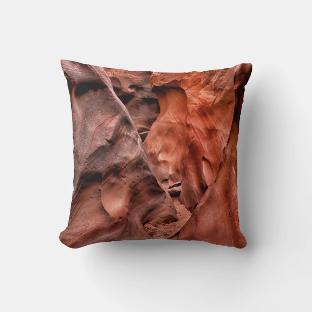 Brown rock formations cushion (Front)