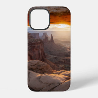 BROWN ROCKY MOUNTAIN DURING SUNSET iPhone 12 CASE