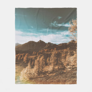BROWN ROCKY MOUNTAIN UNDER BLUE SKY DURING DAYTIME FLEECE BLANKET