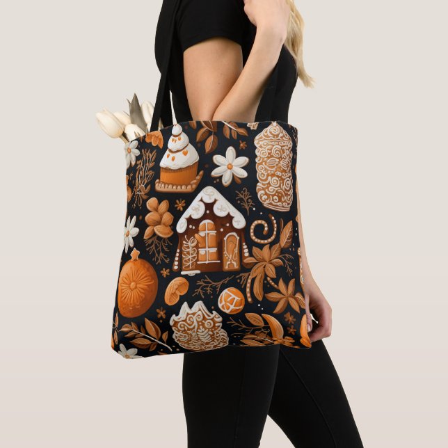BROWN TAN ORANGE CHRISTMAS GINGERBREAD COOKIES TOTE BAG (Close Up)