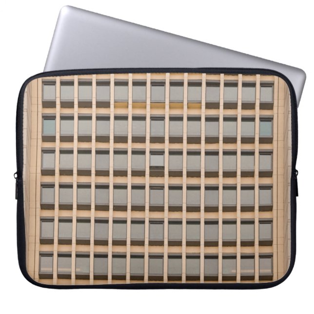 Brown wallpaper laptop sleeve (Front)