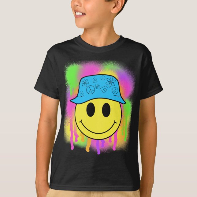 Bucket Hat Smiley T-Shirt (Front)