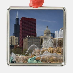 Buckingham Fountain located in Grant Park, Metal Tree Decoration